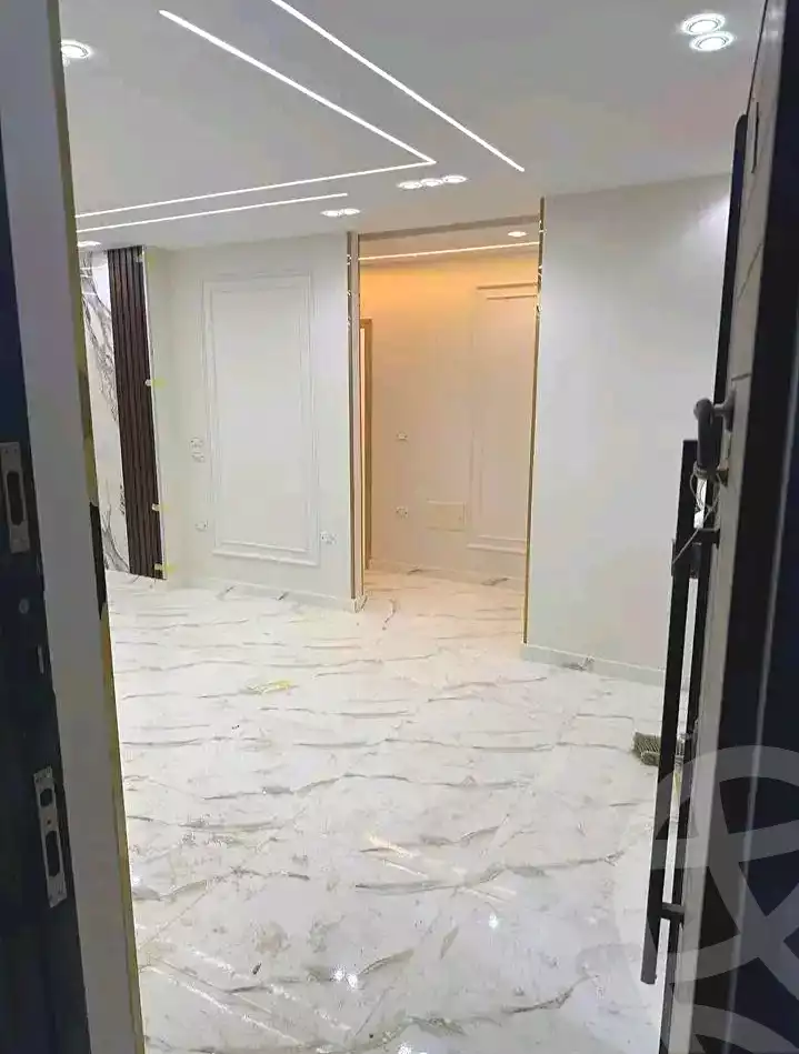 https://aqarmap.com.eg/ar/listing/7244165-for-sale-cairo-el-haram-el-lebeny-soltan-khattab-st