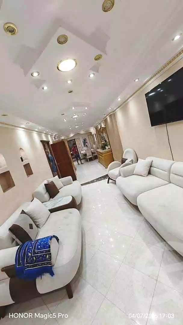 https://aqarmap.com.eg/ar/listing/7245112-for-sale-cairo-helwan-helwan-el-sharkeya-mostafa-safwat-st