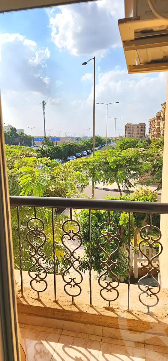 https://aqarmap.com.eg/ar/listing/7247080-for-sale-cairo-new-cairo-madinaty-lmntq-lthlthh-fylt-group-25