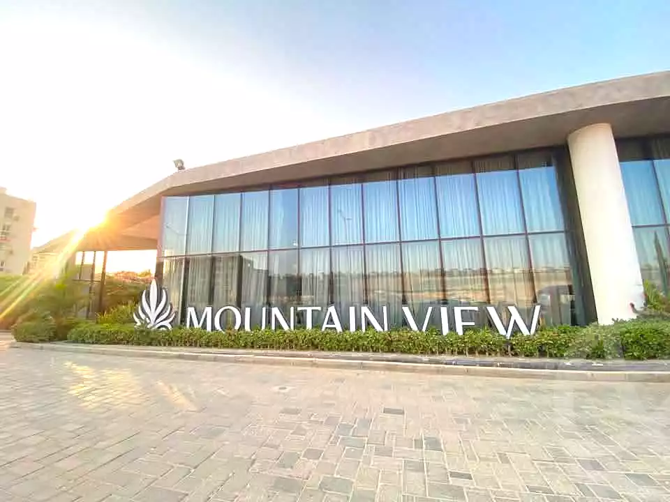 https://aqarmap.com.eg/ar/listing/7248807-for-sale-cairo-new-cairo-compounds-mwntn-fyw-y-syty-royal-park-mountain-view-icity