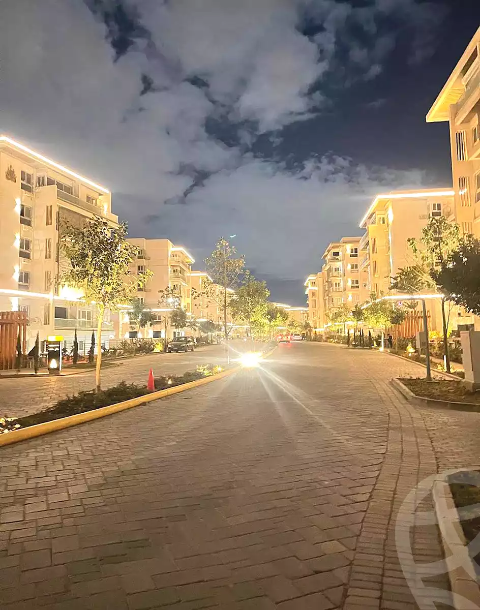 https://aqarmap.com.eg/ar/listing/7248807-for-sale-cairo-new-cairo-compounds-mwntn-fyw-y-syty-royal-park-mountain-view-icity
