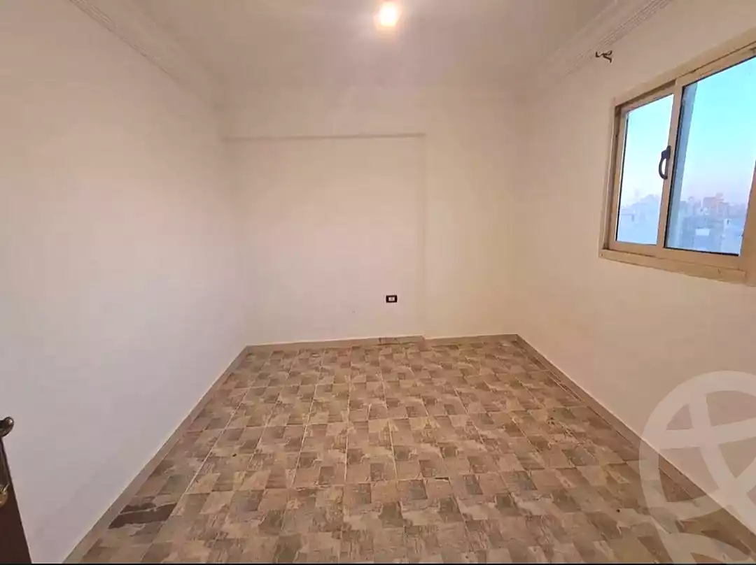 https://aqarmap.com.eg/ar/listing/7252434-for-rent-alexandria-shds