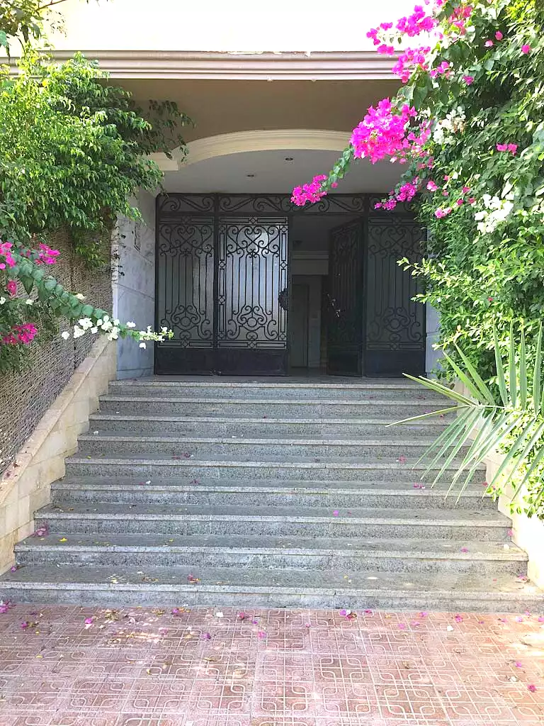 https://aqarmap.com.eg/ar/listing/7252820-for-sale-cairo-el-sheikh-zayed-city-el-hay-elthamen-area-1