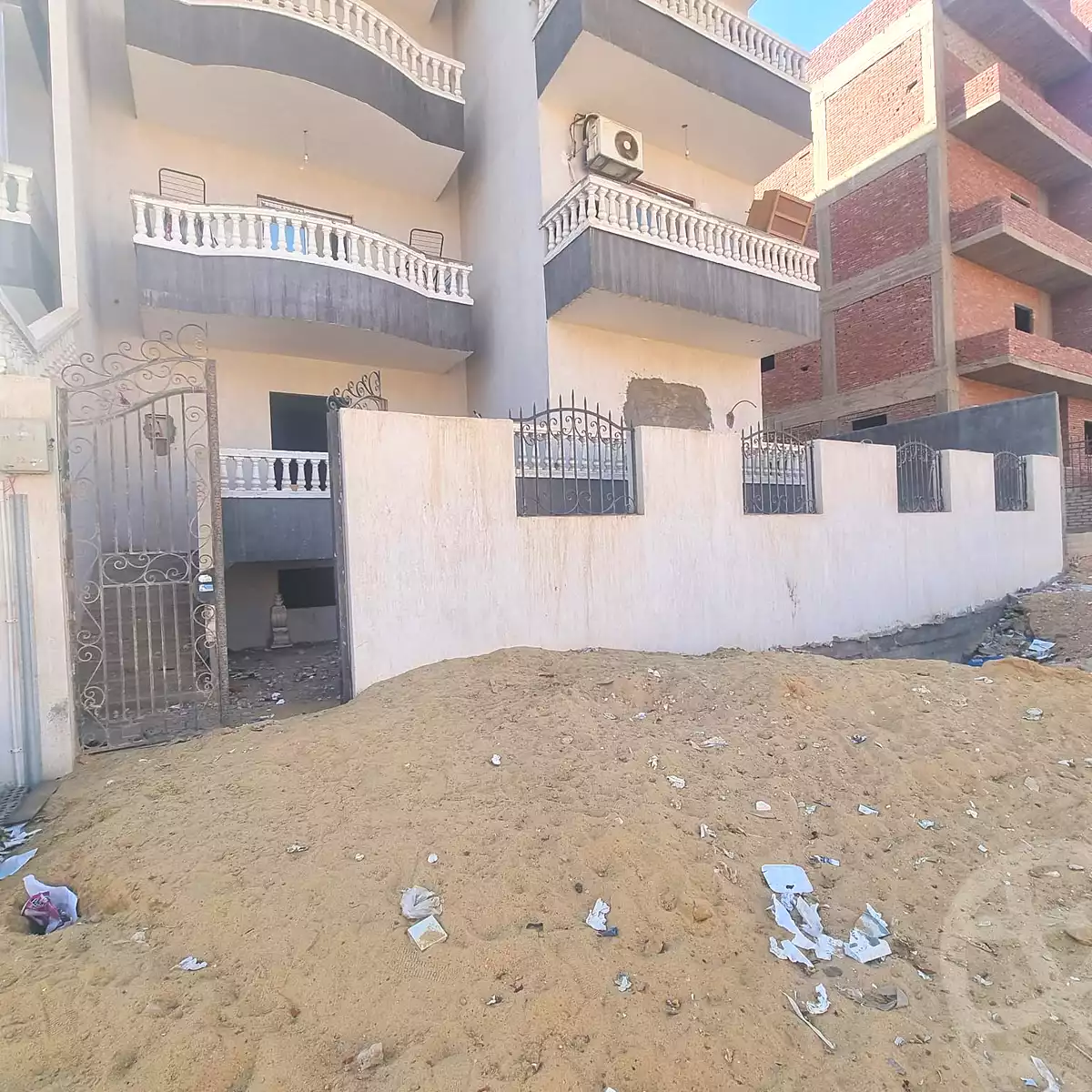 https://aqarmap.com.eg/en/listing/7253209-for-sale-cairo-6th-of-october-el-tawsaat-el-shamalya-hy-2000-qt