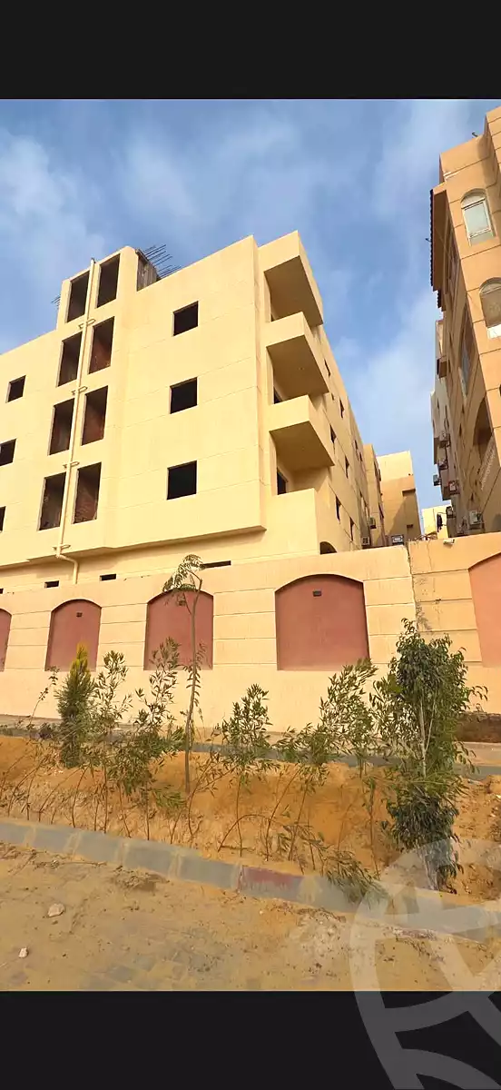 https://aqarmap.com.eg/ar/listing/7253429-for-sale-cairo-new-cairo-compounds-jrdyny-hyts-3