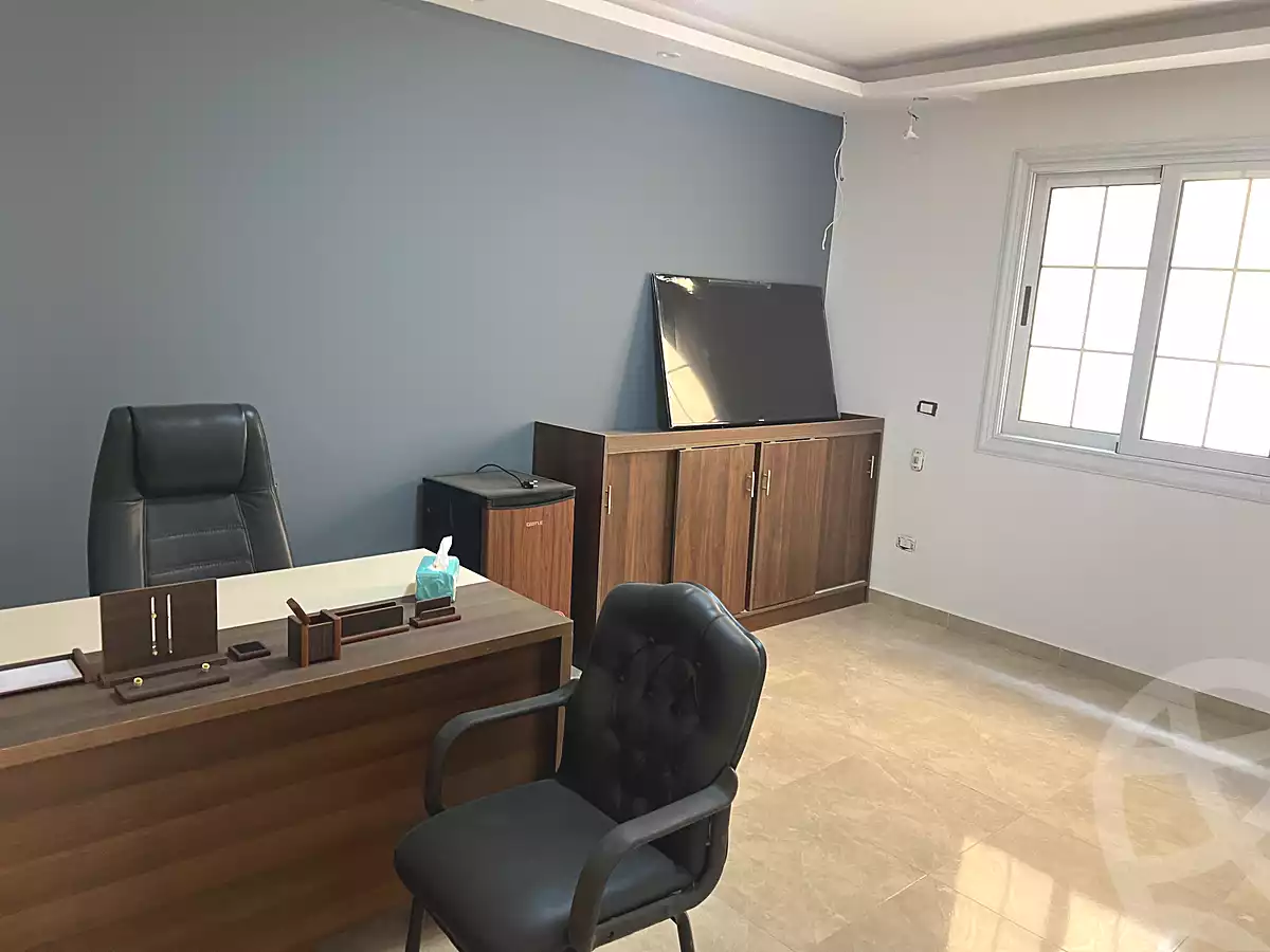https://aqarmap.com.eg/ar/listing/7253993-for-rent-cairo-new-cairo-first-settlement-mhwr-mstfy-kml