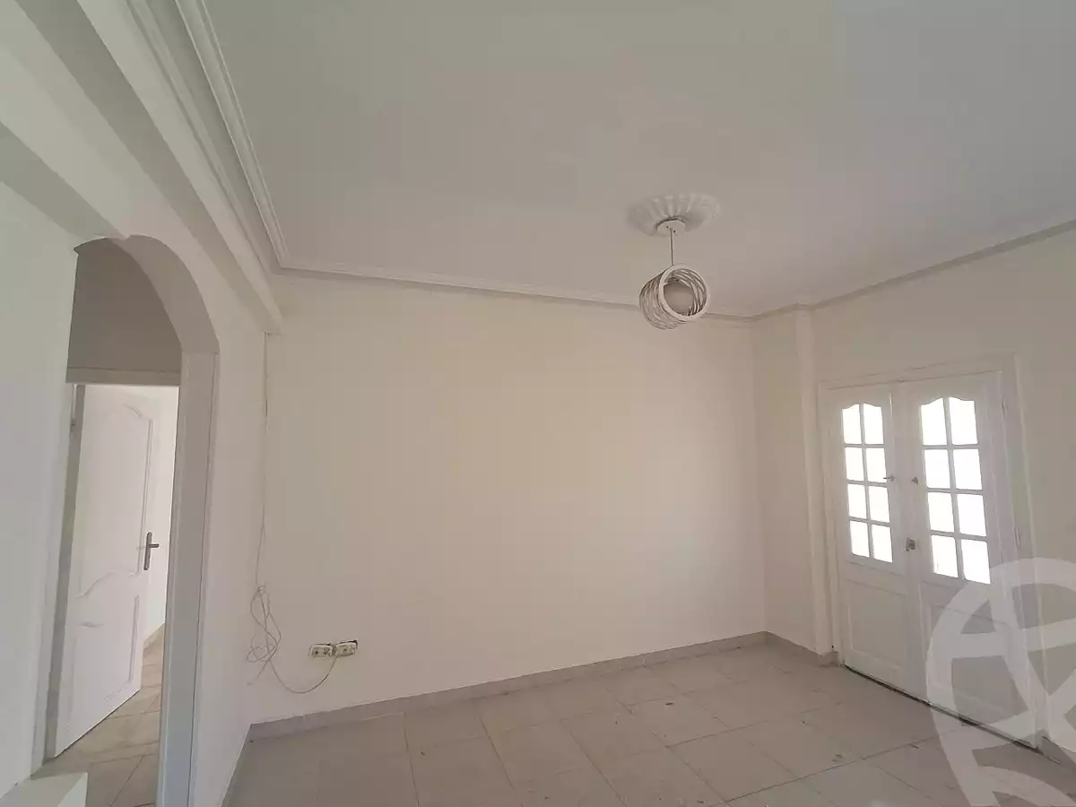 https://aqarmap.com.eg/ar/listing/7255114-for-sale-cairo-6th-of-october-el-ahyaa-neighborhood-3rd-al-hay-al-thalith-st