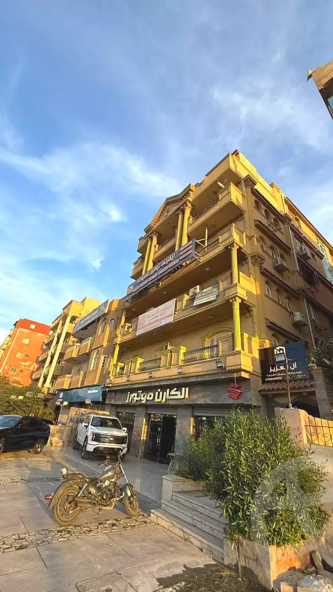 https://aqarmap.com.eg/ar/listing/7255121-for-sale-cairo-6th-of-october-el-ahyaa-neighborhood-3rd-al-hay-al-thalith-st