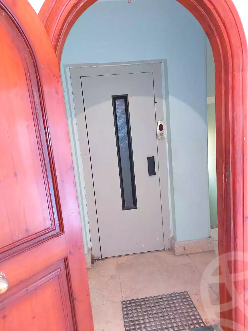 https://aqarmap.com.eg/ar/listing/7255128-for-sale-cairo-6th-of-october-el-ahyaa-neighborhood-2nd-divided-from-al-kafrawei-st