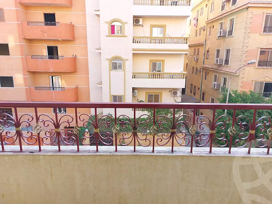 https://aqarmap.com.eg/ar/listing/7255128-for-sale-cairo-6th-of-october-el-ahyaa-neighborhood-2nd-divided-from-al-kafrawei-st