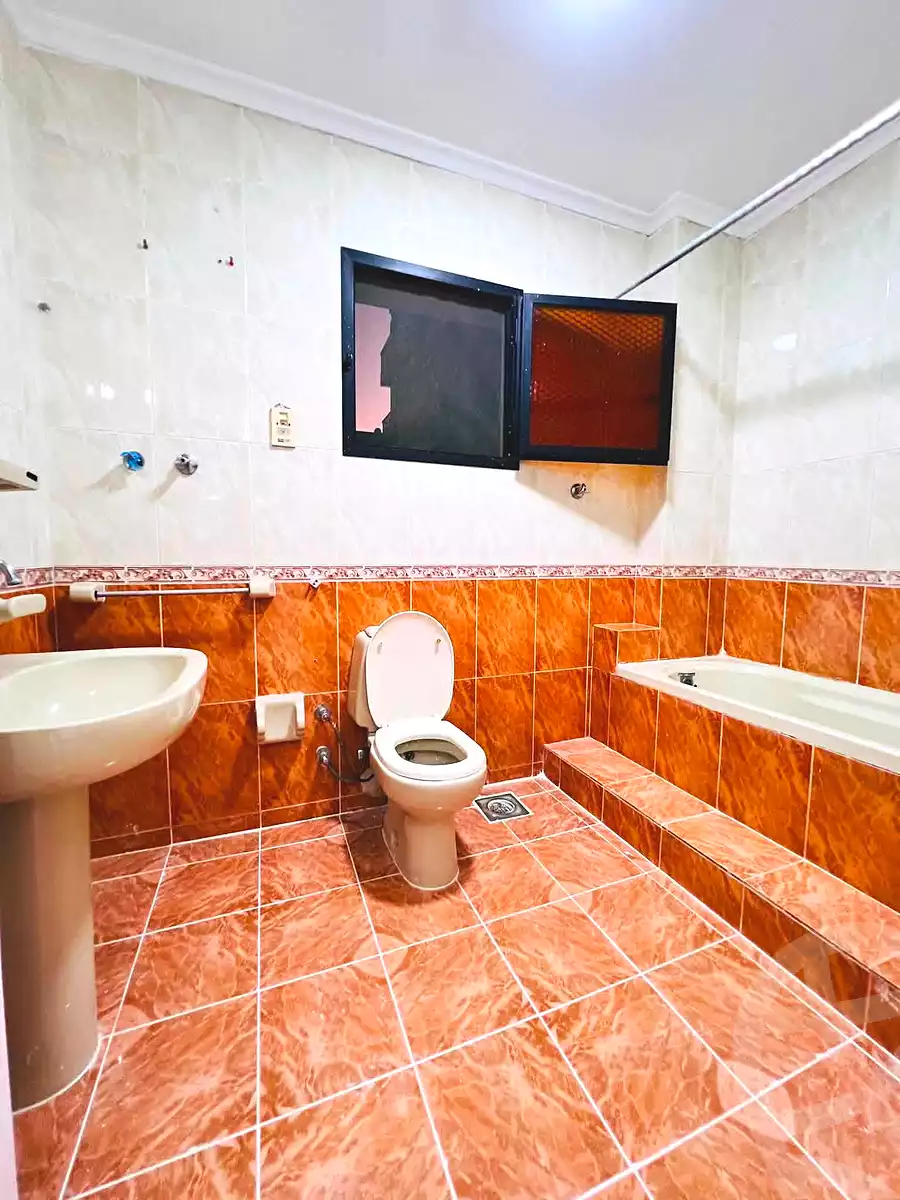 https://aqarmap.com.eg/en/listing/7256527-for-sale-alexandria-al-agamy-shataa-el-nakheel
