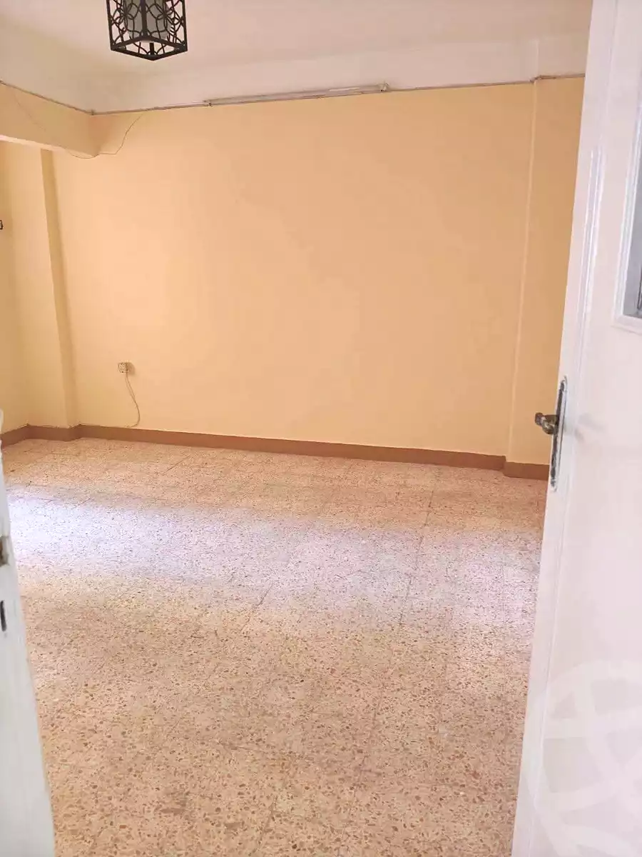 https://aqarmap.com.eg/en/listing/7258212-for-rent-alexandria-bolekly