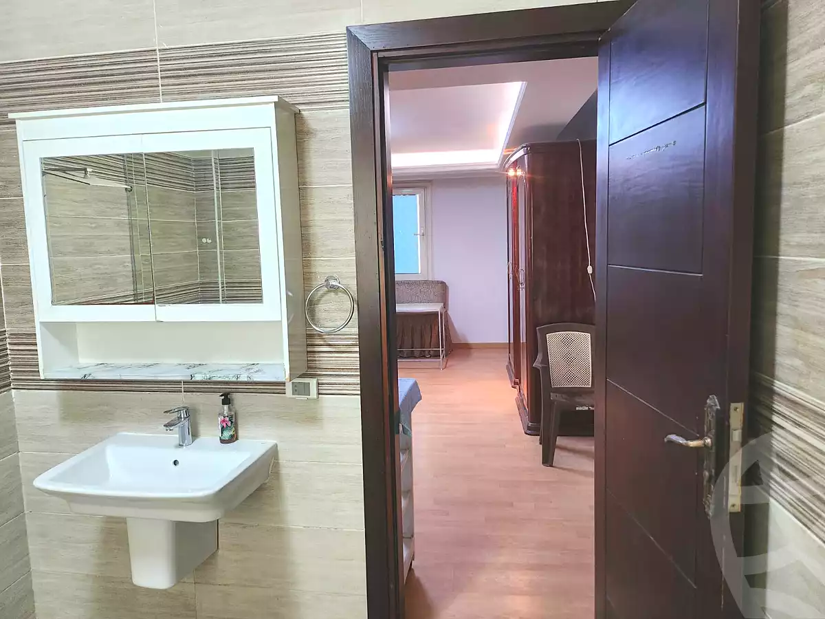 https://aqarmap.com.eg/ar/listing/7258312-for-rent-cairo-new-cairo-first-settlement-mhwr-mstfy-kml