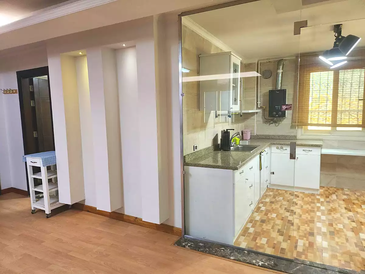 https://aqarmap.com.eg/ar/listing/7258312-for-rent-cairo-new-cairo-first-settlement-mhwr-mstfy-kml