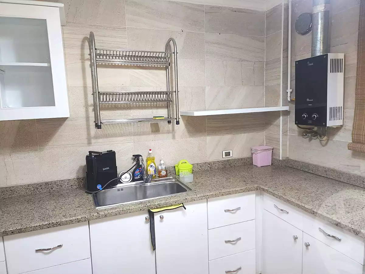 https://aqarmap.com.eg/ar/listing/7258312-for-rent-cairo-new-cairo-first-settlement-mhwr-mstfy-kml