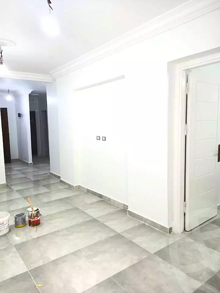 https://aqarmap.com.eg/en/listing/7258336-for-sale-alexandria-al-agamy-bw-ywsf-hosni-mubarak-st