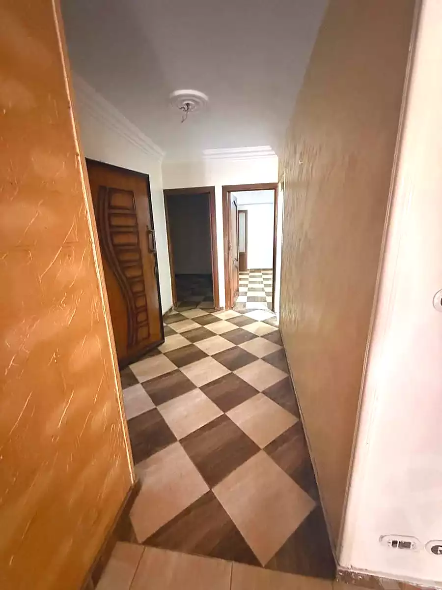 https://aqarmap.com.eg/ar/listing/7259205-for-sale-alexandria-sydy-bshr-sydy-bshr-bhry-ibrahim-el-sayed-st