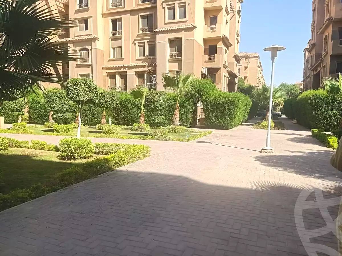 https://aqarmap.com.eg/ar/listing/7259507-for-sale-cairo-6th-of-october-hadaeq-october-compounds-italian-square