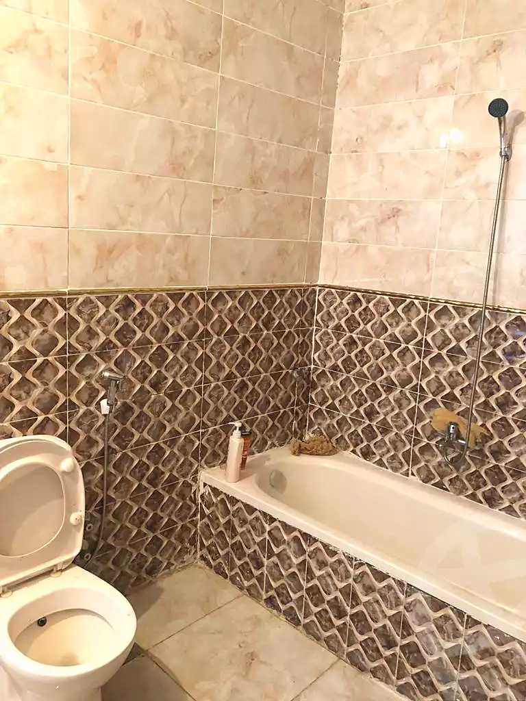 https://aqarmap.com.eg/ar/listing/7259791-for-sale-alexandria-al-agamy-bw-ywsf-hosni-mubarak-st