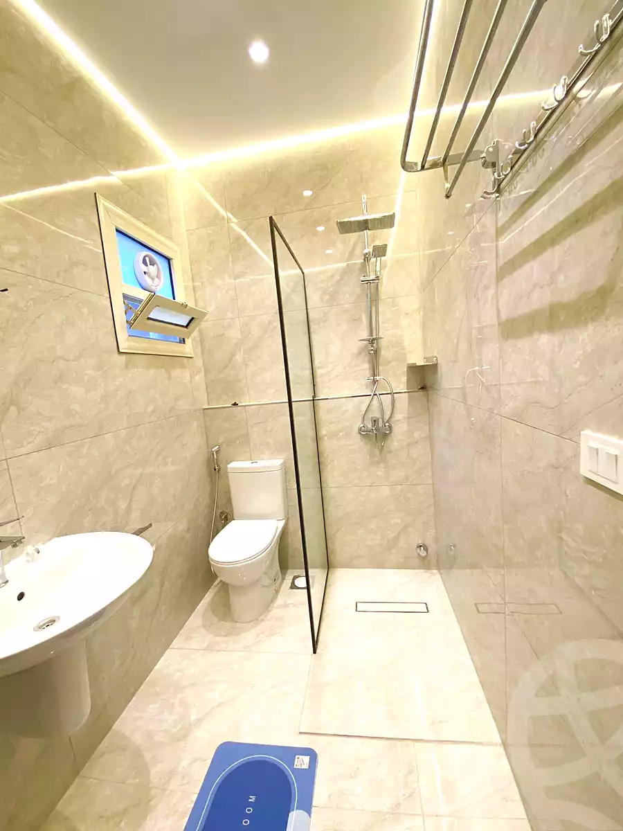 https://aqarmap.com.eg/ar/listing/7261060-for-rent-cairo-new-cairo-compounds-el-mostashareen-compound