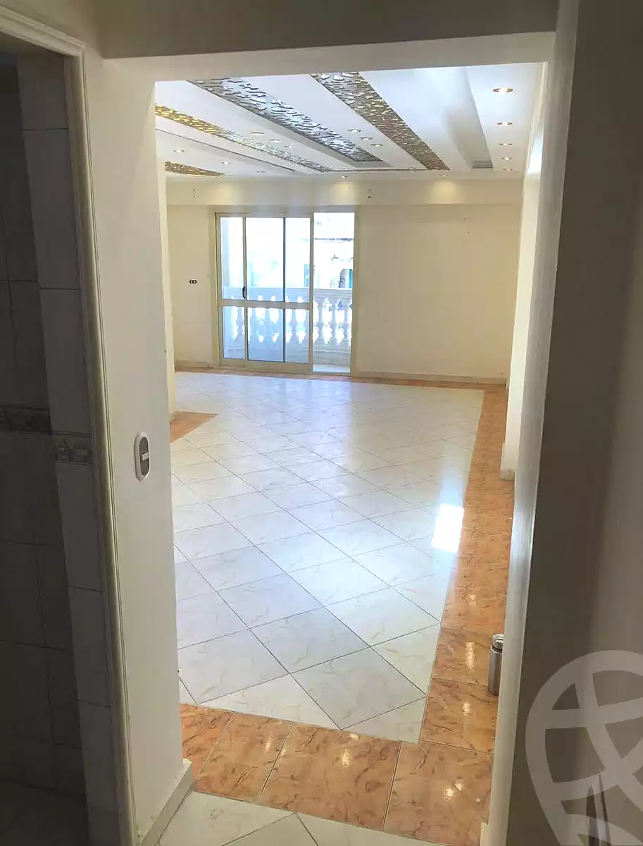 https://aqarmap.com.eg/ar/listing/7261686-for-rent-alexandria-moharram-bey