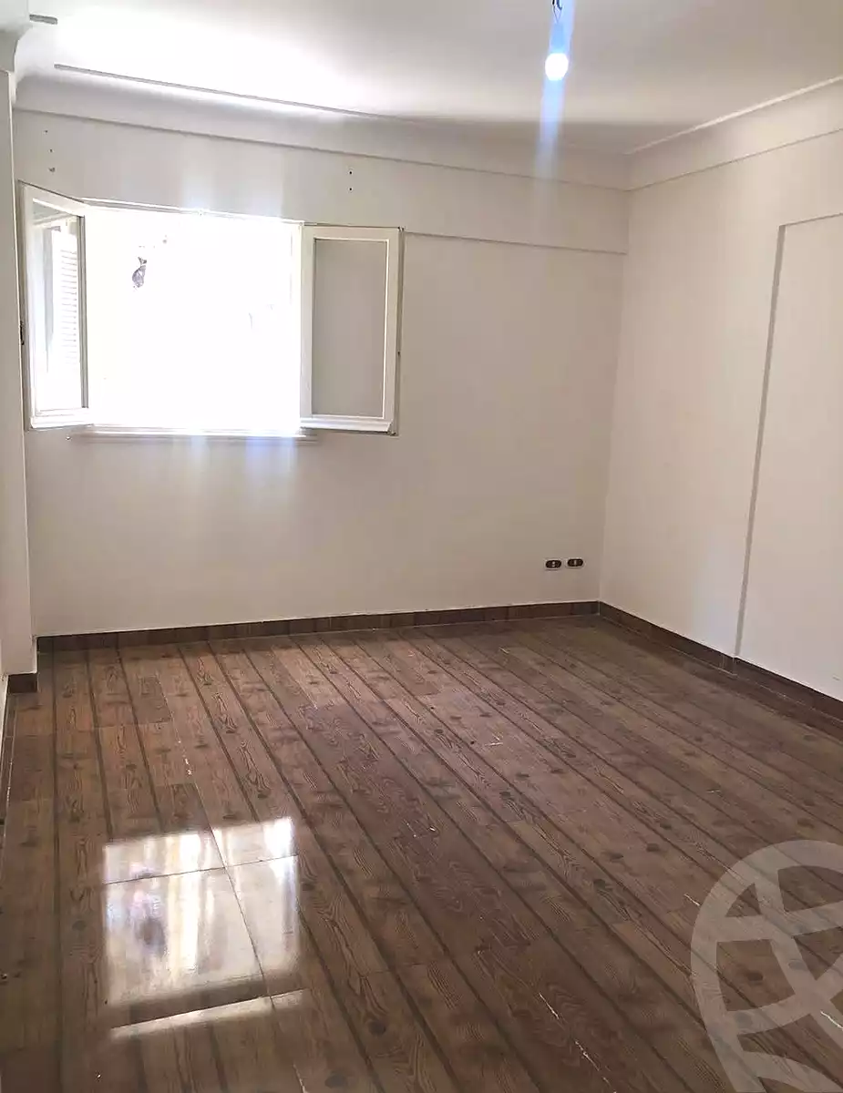 https://aqarmap.com.eg/ar/listing/7261686-for-rent-alexandria-moharram-bey