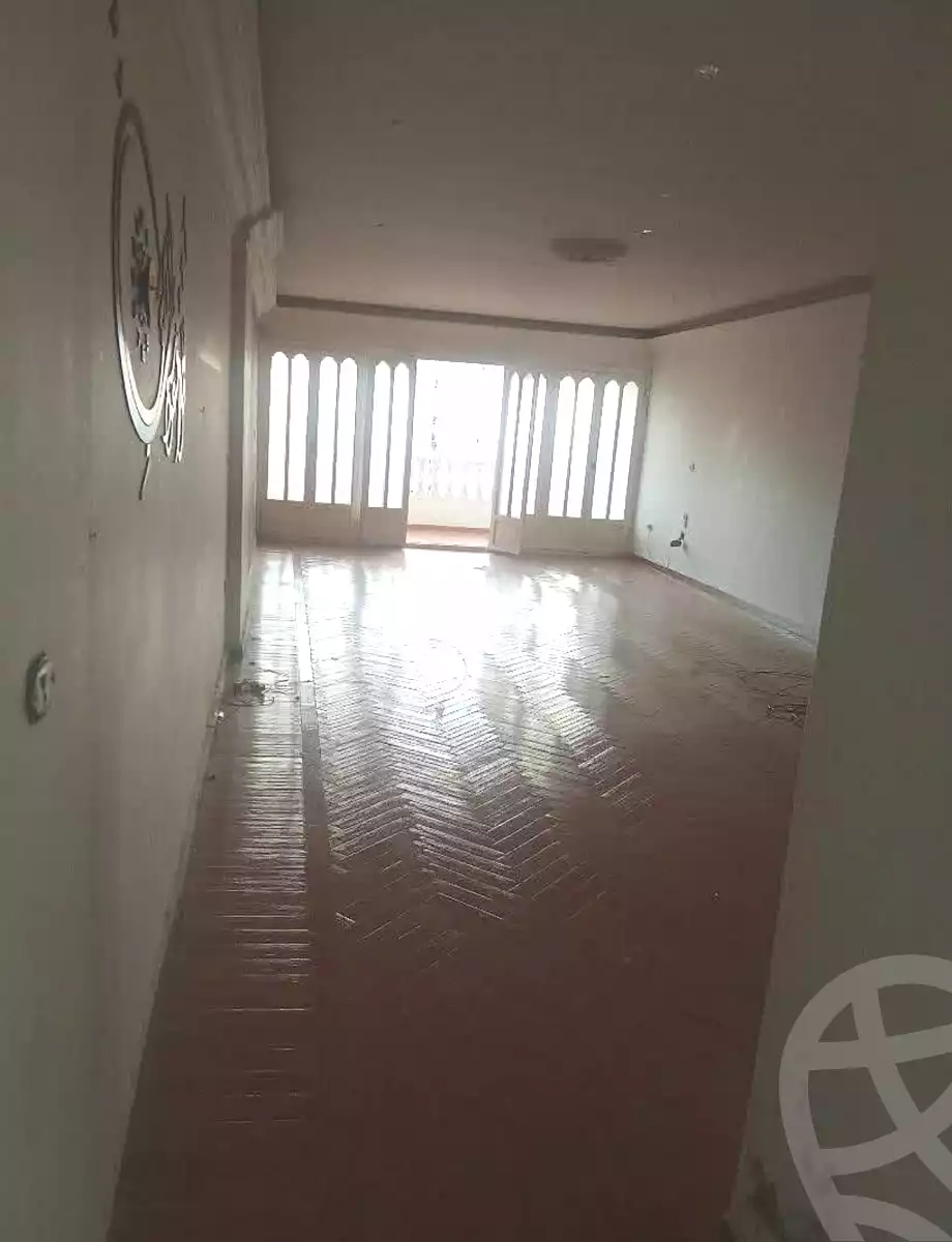 https://aqarmap.com.eg/en/listing/7262194-for-sale-alexandria-ganaklis-shr-mrtdy-bsh