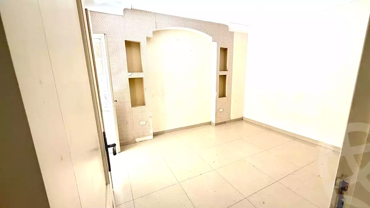 https://aqarmap.com.eg/ar/listing/7262289-for-rent-alexandria-smouha