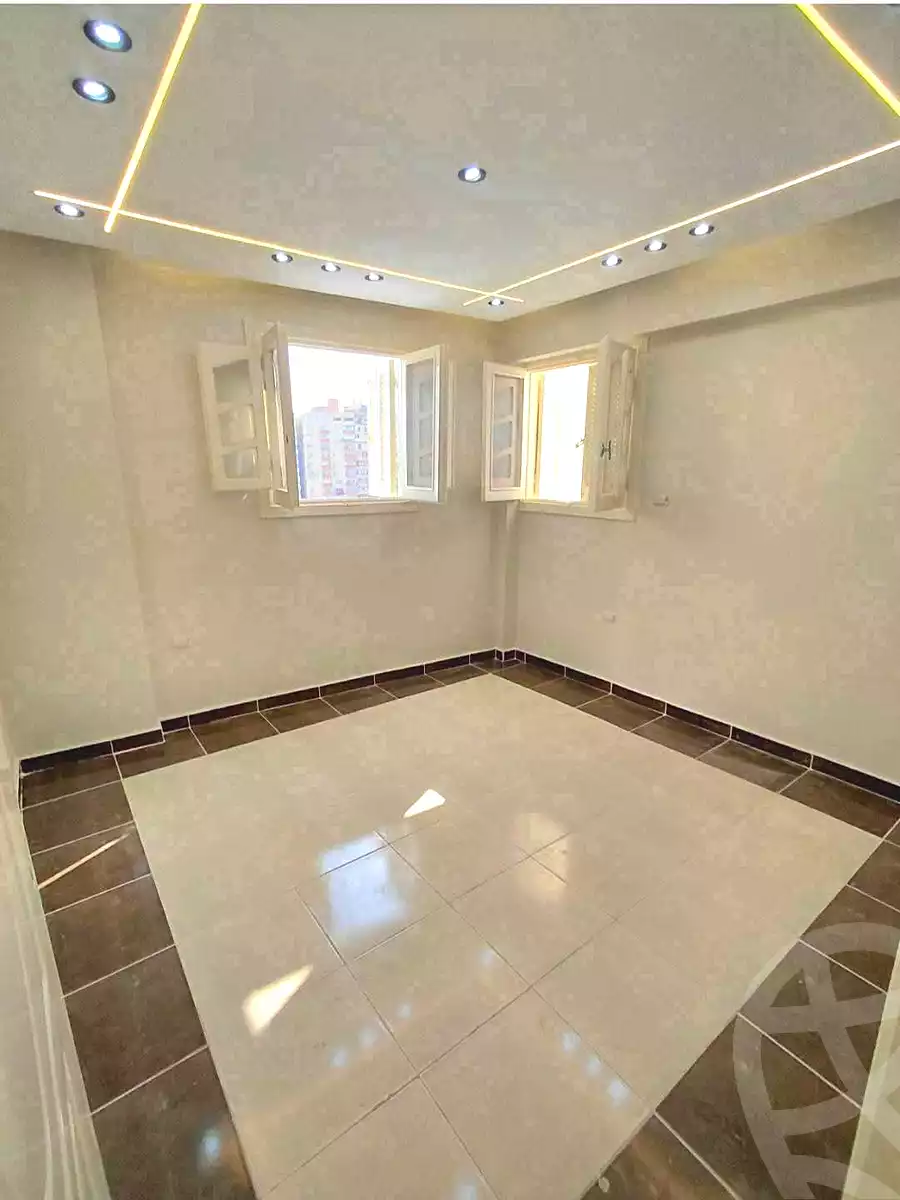 https://aqarmap.com.eg/ar/listing/7262439-for-sale-alexandria-sydy-bshr-sydy-bshr-bhry-khalil-hamada-st