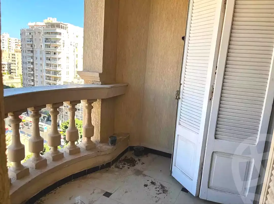 https://aqarmap.com.eg/en/listing/7262779-for-sale-alexandria-ganaklis