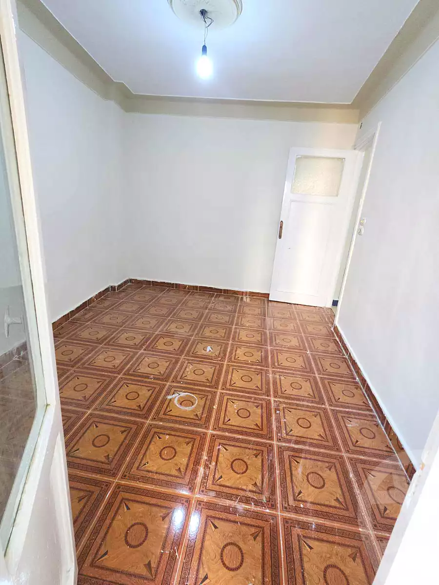 https://aqarmap.com.eg/ar/listing/7263120-for-sale-alexandria-bahray-el-anfoshy-sidi-abou-el-abbas-st