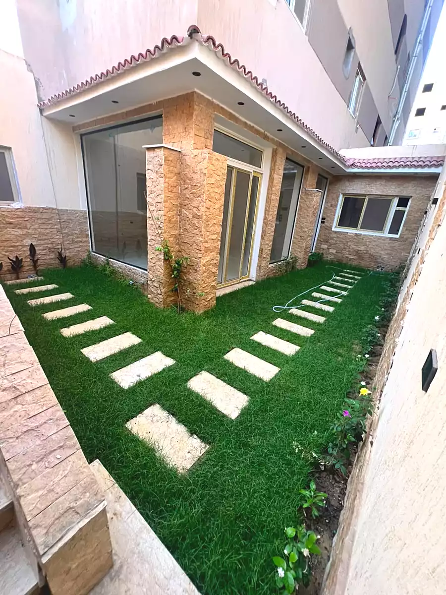 https://aqarmap.com.eg/ar/listing/7263896-for-sale-cairo-6th-of-october-hadaeq-october-compounds-investors-compound
