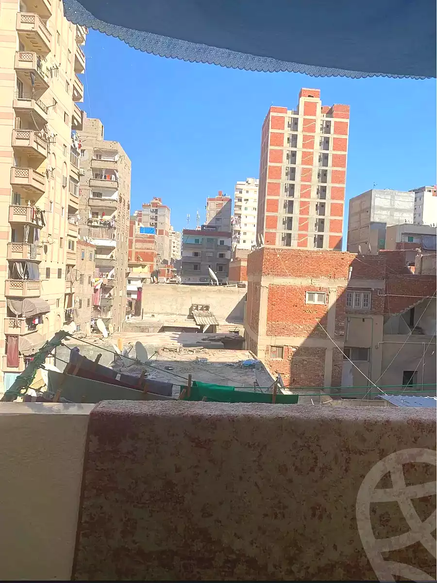 https://aqarmap.com.eg/ar/listing/7263961-for-sale-alexandria-el-asafra-shr-45