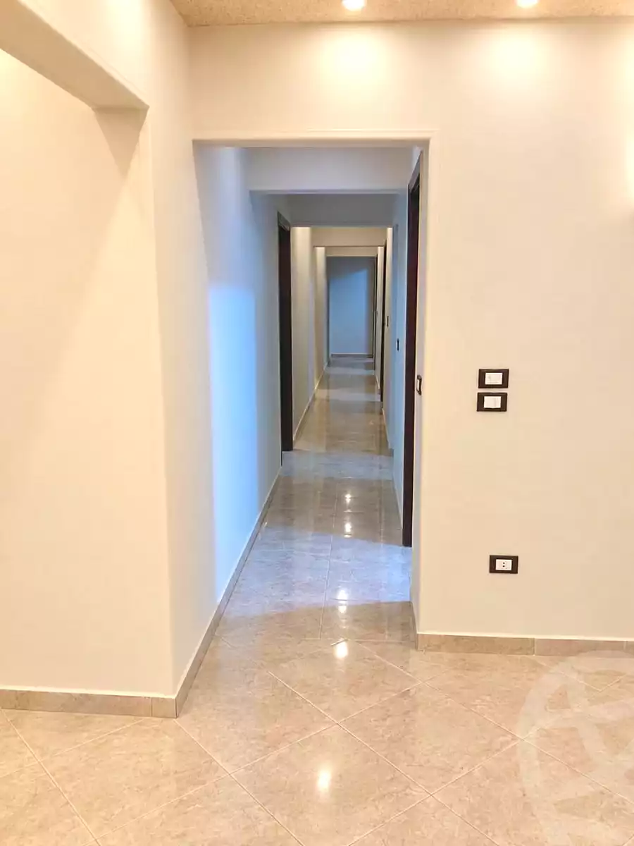 https://aqarmap.com.eg/ar/listing/7264955-for-sale-cairo-6th-of-october-ganob-el-ahyaaa-el-bustan-neighborhood