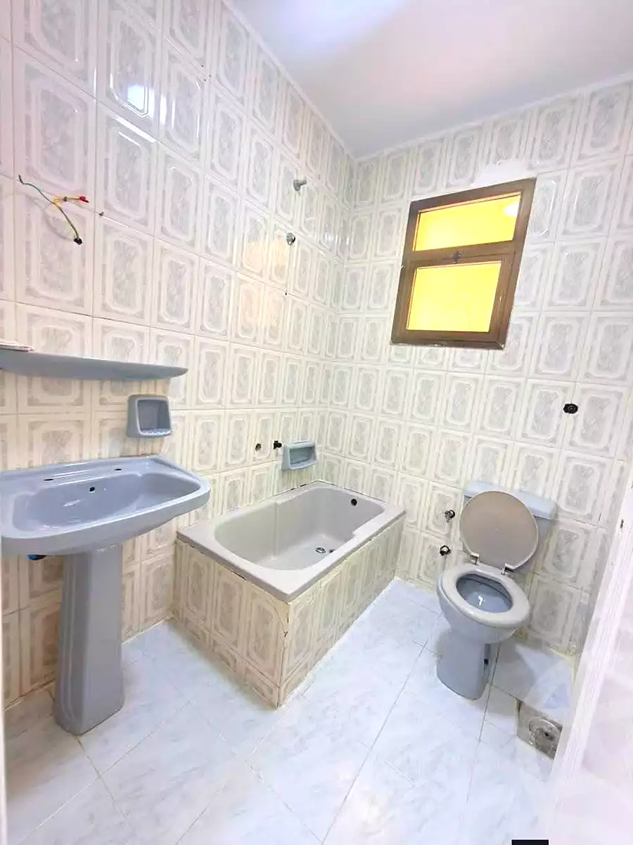 https://aqarmap.com.eg/ar/listing/7263159-for-sale-alexandria-al-agamy-shataa-el-nakheel