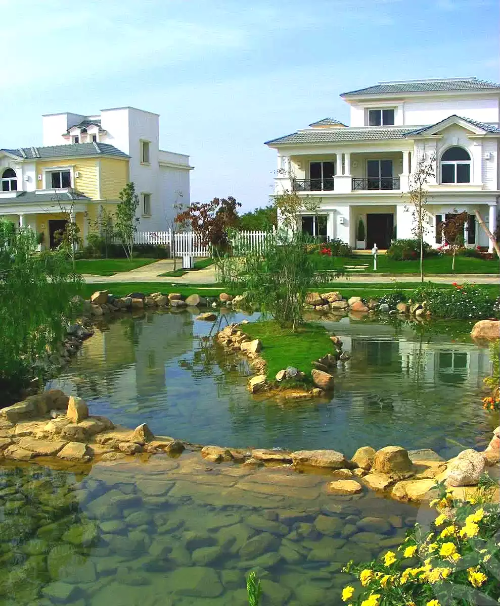 https://aqarmap.com.eg/en/listing/7265708-for-sale-cairo-new-cairo-compounds-mountain-view1-1-compound