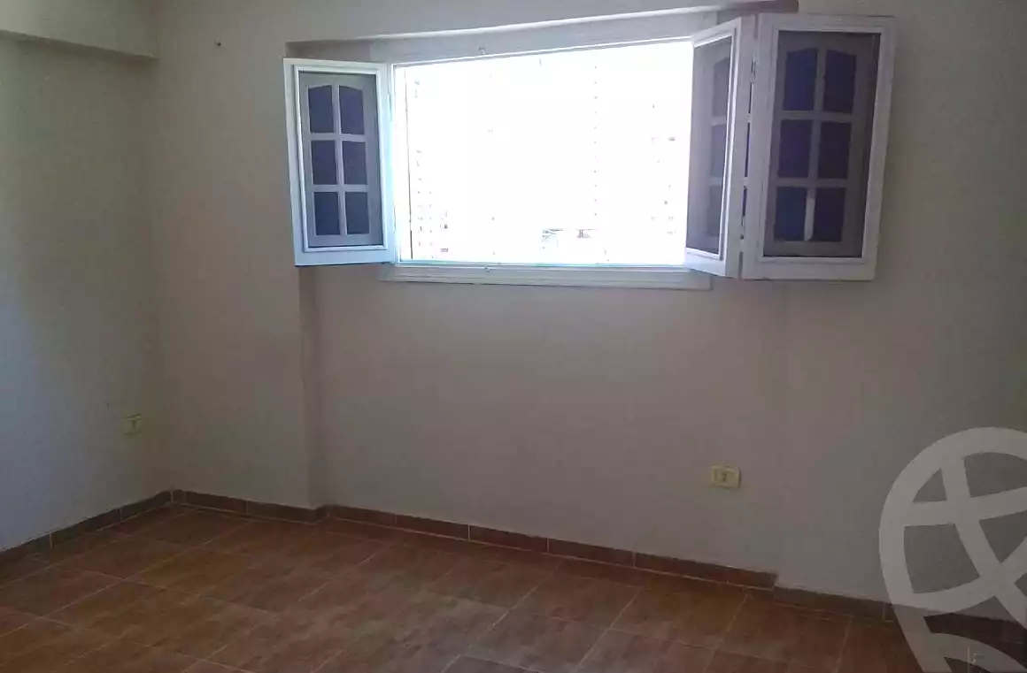 https://aqarmap.com.eg/ar/listing/7265709-for-rent-alexandria-el-montazah