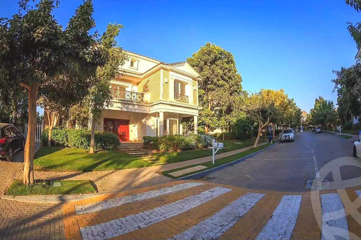 https://aqarmap.com.eg/ar/listing/7265746-for-sale-cairo-new-cairo-compounds-mountain-view1-1-compound