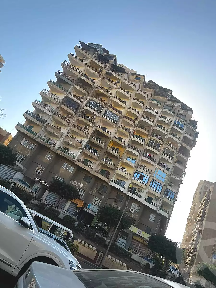 https://aqarmap.com.eg/en/listing/7266169-for-sale-alexandria-moharram-bey-tryq-qn-lswys