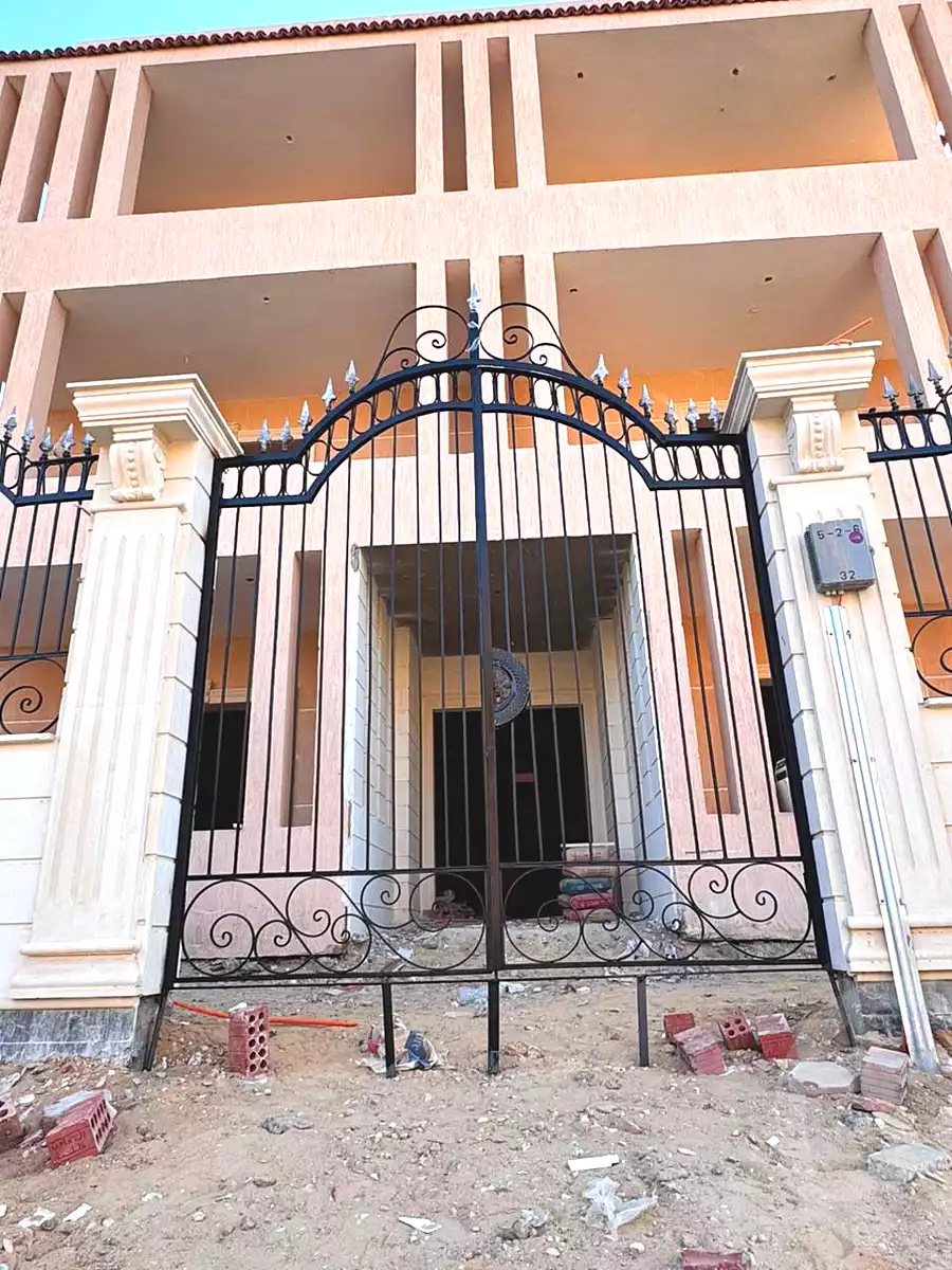 https://aqarmap.com.eg/ar/listing/7267101-for-sale-cairo-el-shorouk-lhy-lthlth-shrq-neighbourhood-2