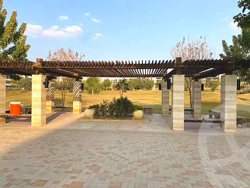 https://aqarmap.com.eg/ar/listing/7267654-for-sale-cairo-new-cairo-compounds-tag-city-shalya-taj-city