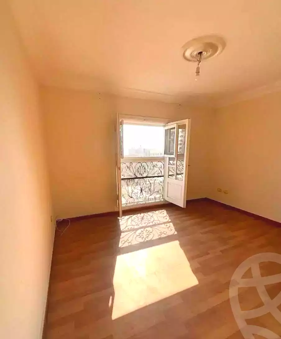 https://aqarmap.com.eg/ar/listing/7268059-for-rent-alexandria-sporting