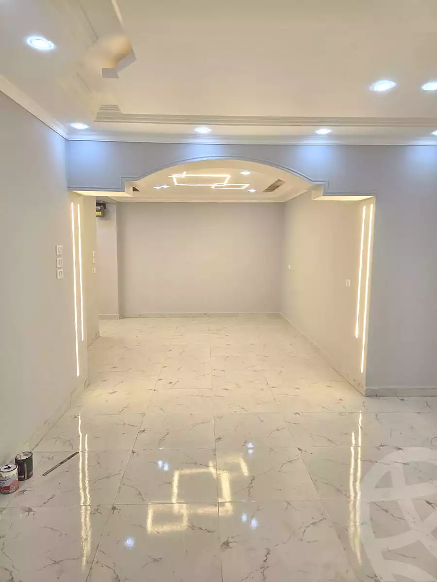 https://aqarmap.com.eg/ar/listing/7269794-for-sale-cairo-6th-of-october-el-ahyaa-neighborhood-2nd-divided-from-al-kafrawei-st
