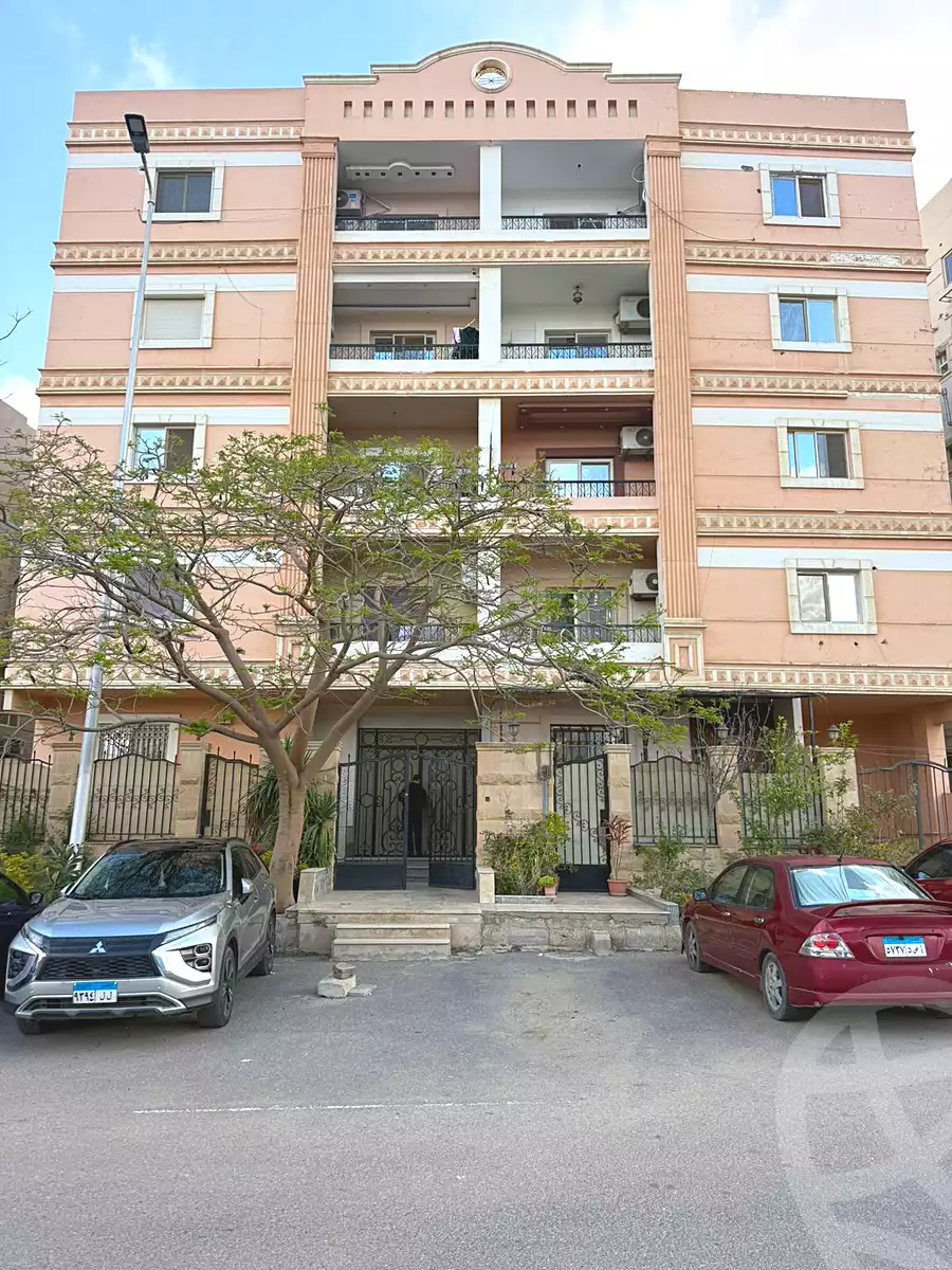 https://aqarmap.com.eg/ar/listing/7269793-for-sale-cairo-new-cairo-el-banafsg-el-banafsag-omarat-al-gabri-st