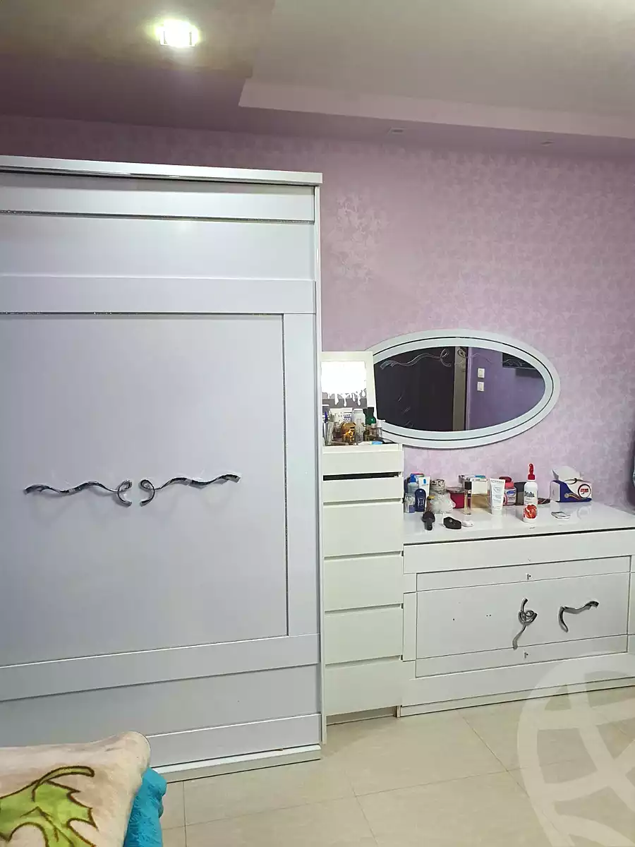 https://aqarmap.com.eg/ar/listing/7269801-for-sale-cairo-new-cairo-lrhb-city-phase-4-mohammed-farid-st