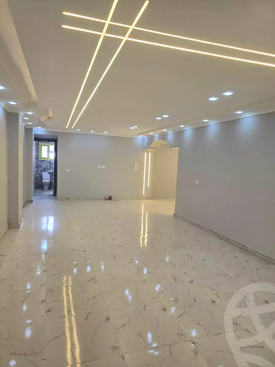https://aqarmap.com.eg/ar/listing/7270087-for-rent-cairo-6th-of-october-el-ahyaa-neighborhood-2nd-divided-from-al-kafrawei-st