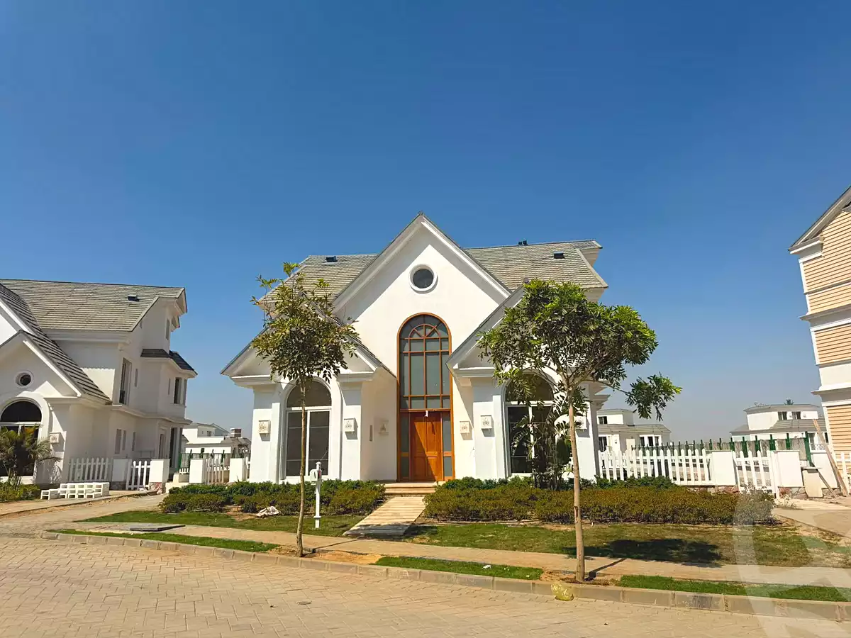 https://aqarmap.com.eg/ar/listing/7270089-for-sale-cairo-new-cairo-compounds-mountain-view1-1-compound