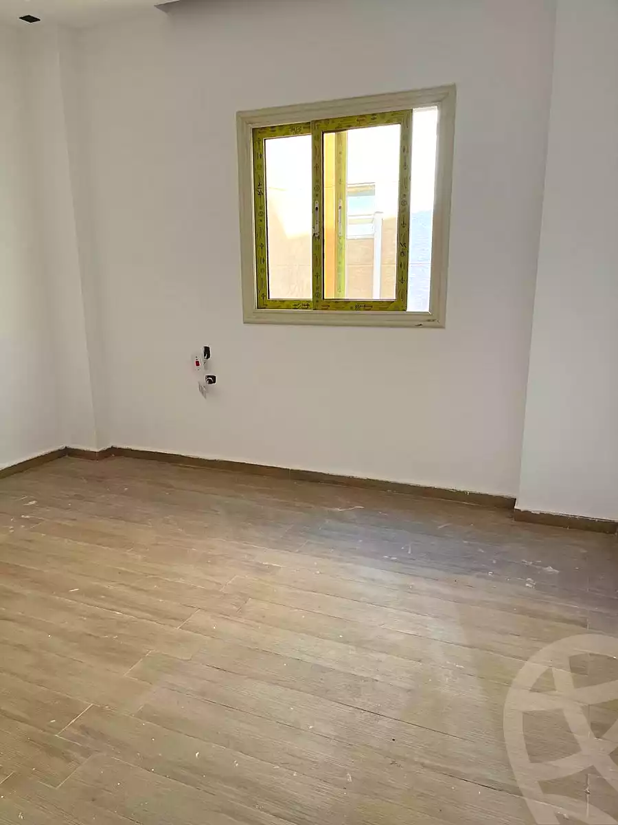 https://aqarmap.com.eg/ar/listing/7270323-for-sale-cairo-new-cairo-compounds-el-mostashareen-compound