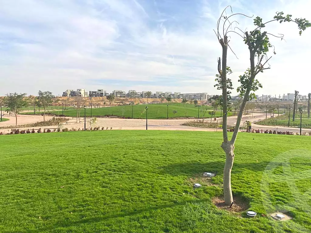 https://aqarmap.com.eg/en/listing/7270534-for-sale-cairo-new-cairo-compounds-hyde-park-centre-ville-hyde-park