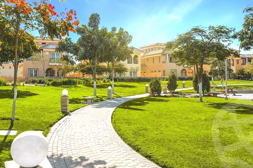 https://aqarmap.com.eg/en/listing/7270589-for-sale-cairo-new-cairo-compounds-hyde-park-centre-ville-hyde-park
